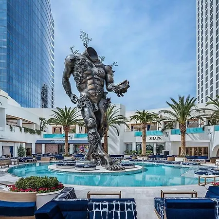 Charming High Floor Strip Views Palms Studio 30306